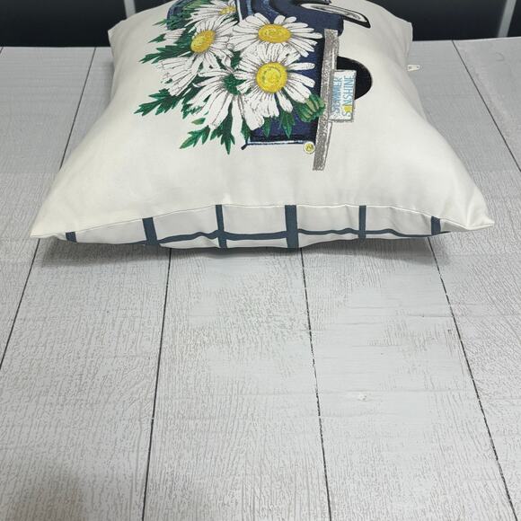 White Pillow with Blue Vintage Truck and Daisies - Picture 6 of 12